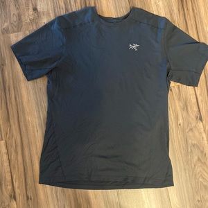Mens Arc’Teryx training tee